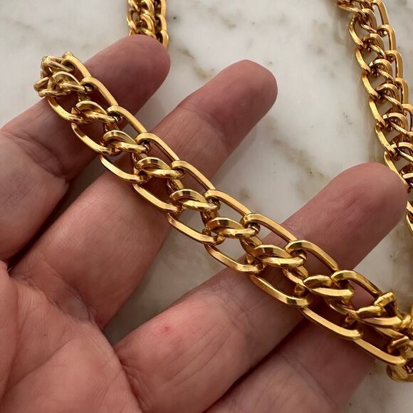 Chunky Gold-Tone Chain Link Necklace & Bracelet Set - Picture 8 of 9